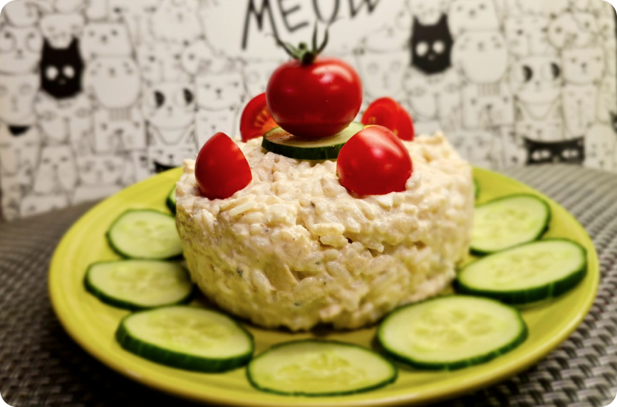 Салат из консервированной горбуши