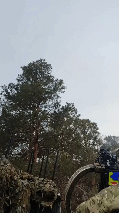 Работа четырёхствольного авиационного пулемёта ЯкБ-12,7 против БПЛА.