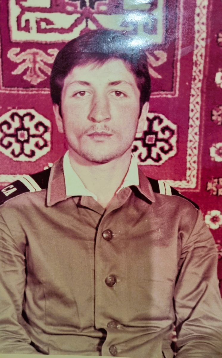 Тамерлан (Тамик) Марзоев во время службы в армии в городе Нукусе Каракалпакской АССР в 1983-1984 гг. 