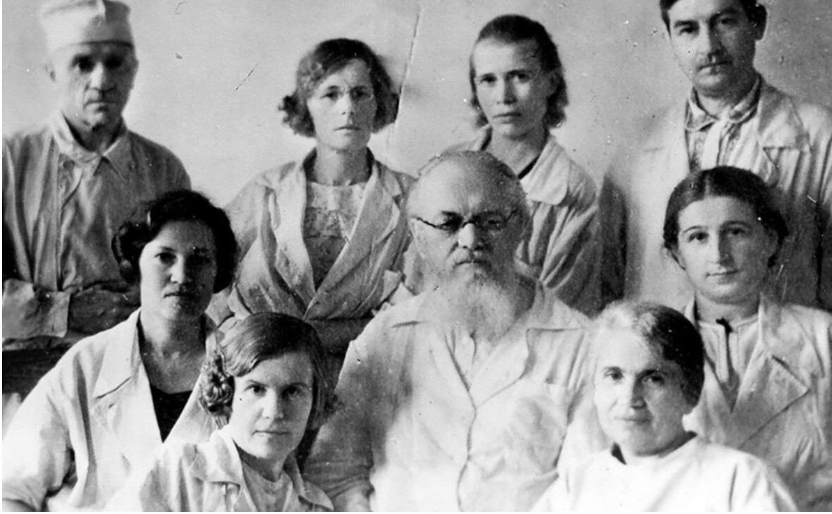 Епископ Лука не делал разницы между пациентами. Для него все были равны, не взирая ни на происхождение, социальный статус, религиозные и политические взгляды.