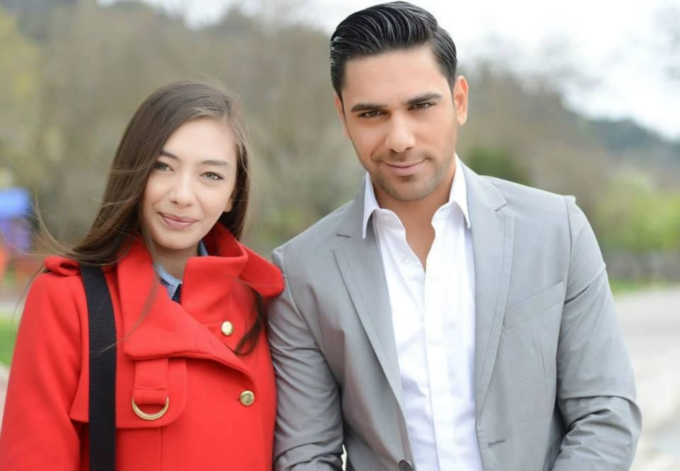 кадр из сериала "Два лица Стамбула"