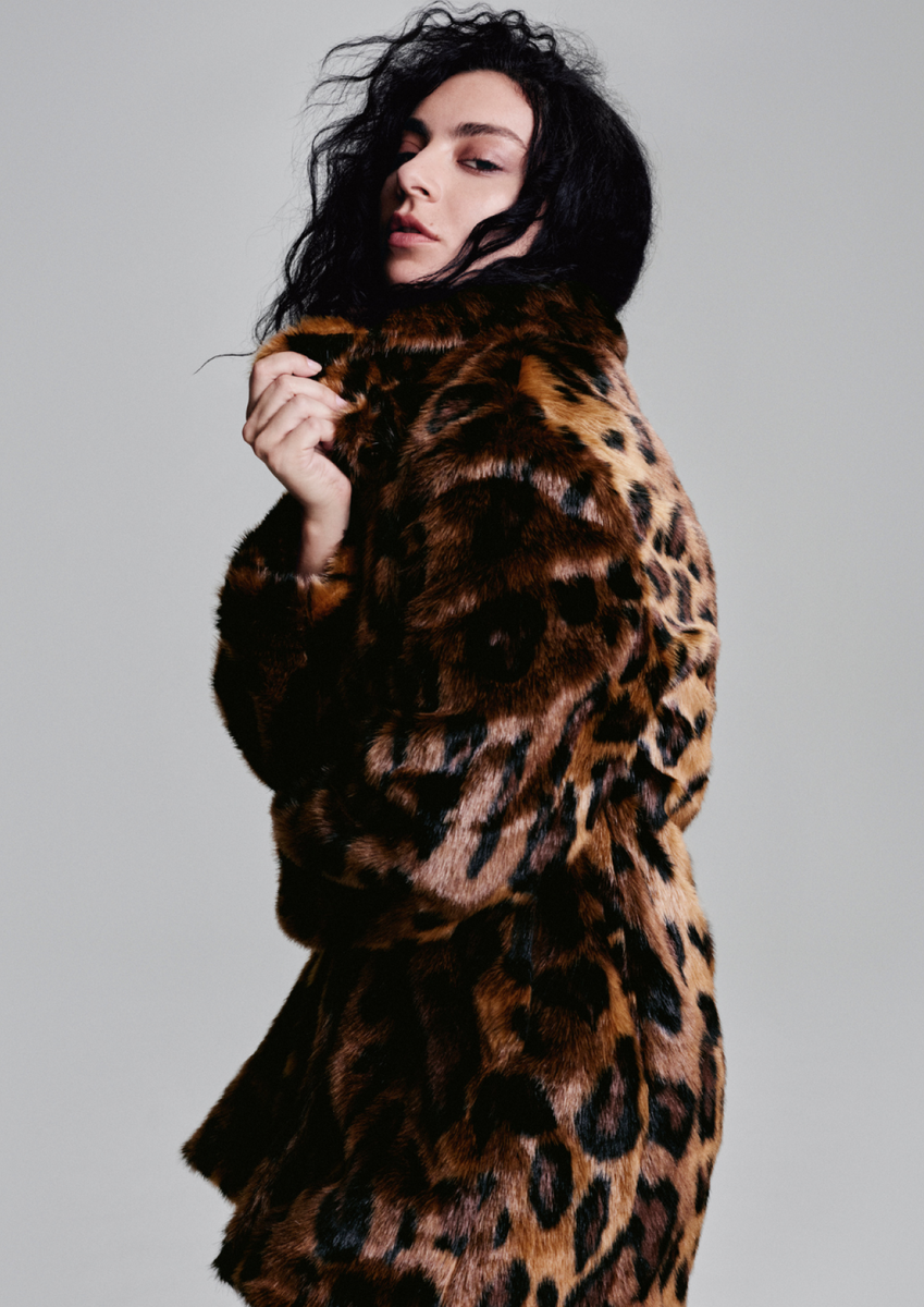    Таби Margiela x Louboutin, сумка-свуш Nike x Jacquemus и еще 8 коллабораций 2024-го, которые запомним надолго (фото 3)