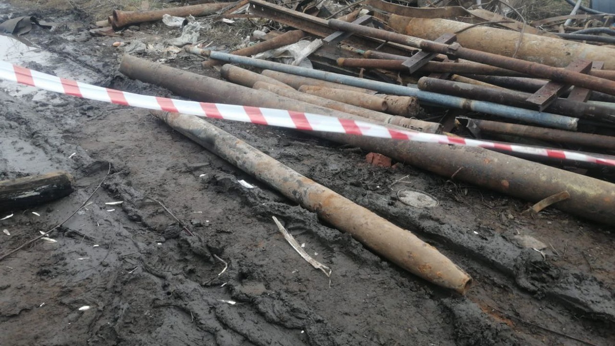    Рядом с жилым домом в Бузулуке обнаружили артиллерийский снаряд, который оказался муляжом