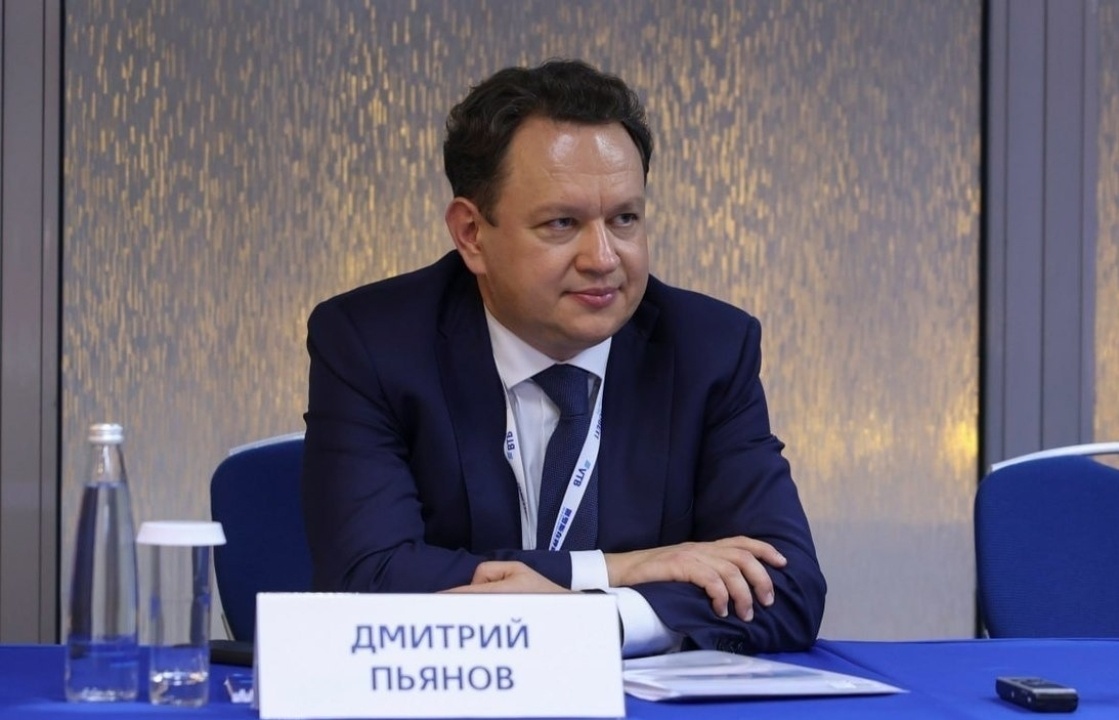    Первый зампред ВТБ предложил ЦБ интервенции для рубля вместо роста ставки