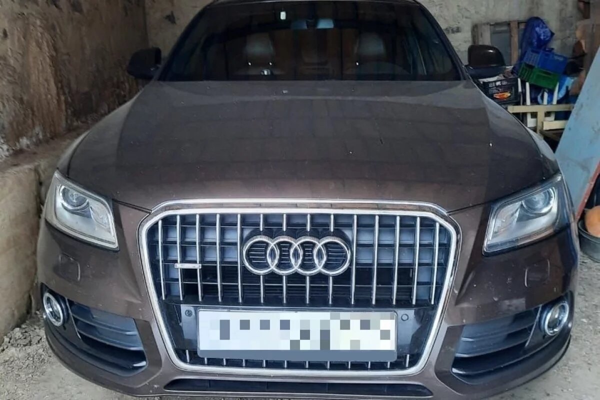    В Верхнем Уфалее приставы арестовали кроссовер Audi Q5 за долги бизнесмена