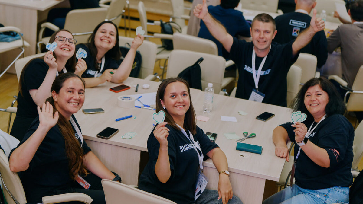    Добровольцы на Всероссийском форуме волонтёров культуры 2024 на базе Круглогодичного молодежного центра «Добрино». Все фото предоставлены ВОД "Волонтёры культуры"