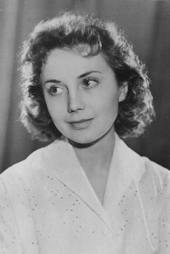 Елена Добронравова