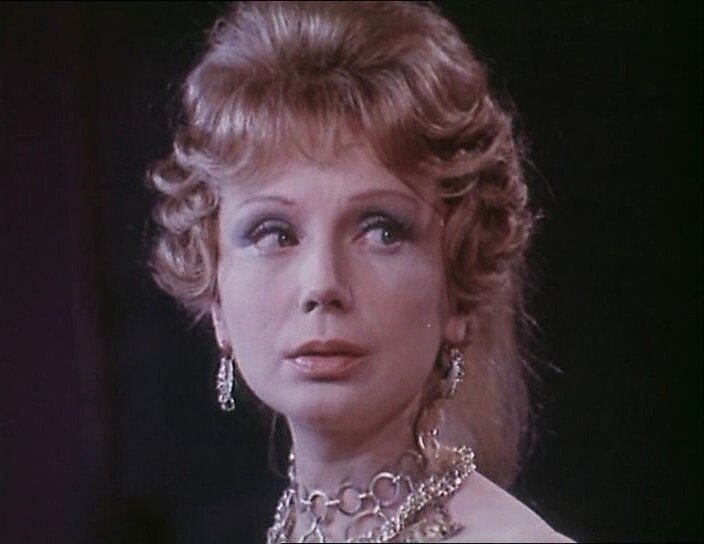 Елена Добронравова