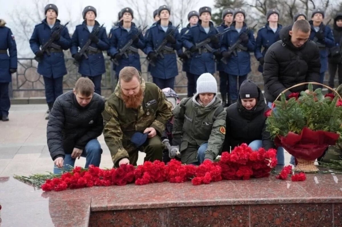    В День Неизвестного солдата ульяновцы возложили цветы к Вечному огню