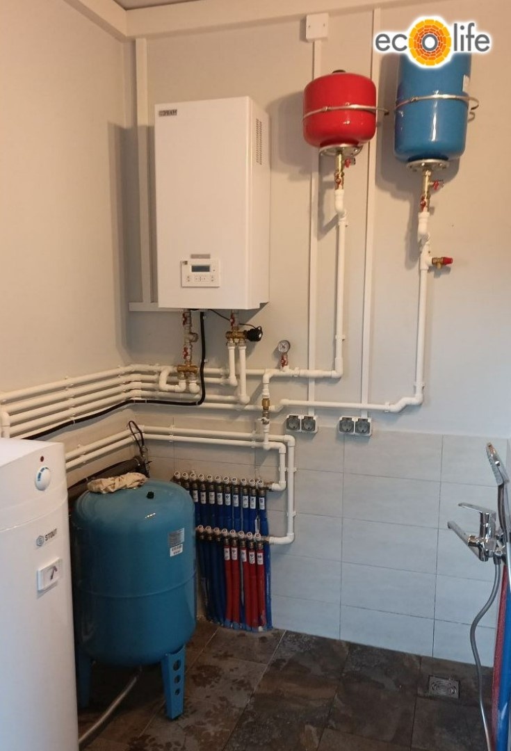 Обустройство котельной, заправка теплоносителем и запуск системы отопления в загородном доме, сделанные нашими специалистами. .  Село Рождествено, Гатчинский муниципальный округ, Ленинградская область.  