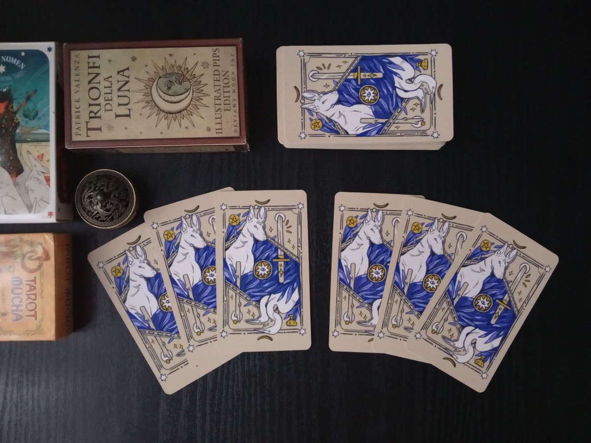 Слева направо: первый и второй варианты