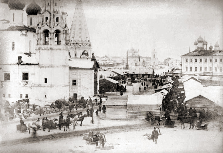 Ярмарка на Ильинской площади