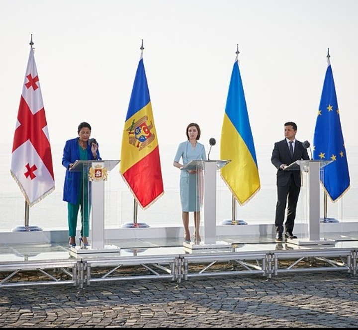 Три проекта одного сценария