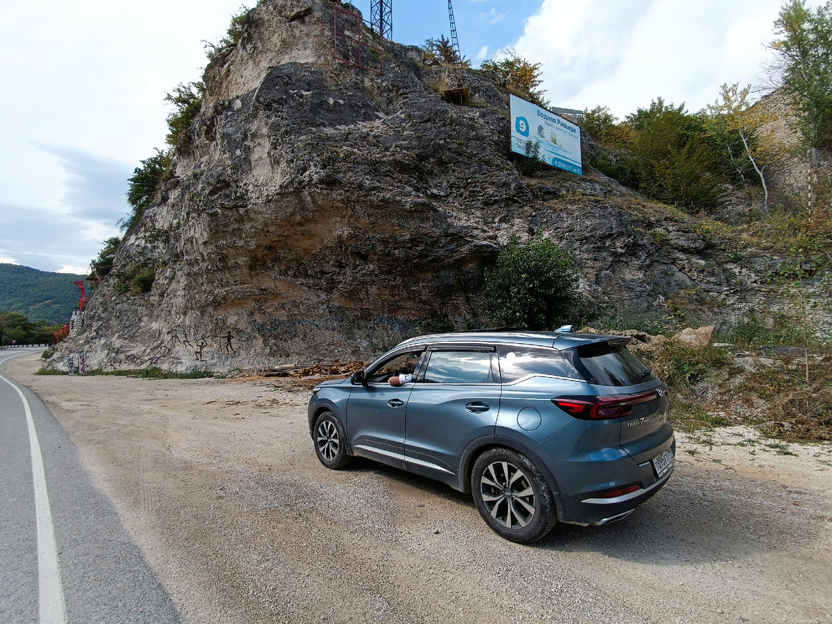 Наши колЁса - наша ТУТёнок. Фото автора.