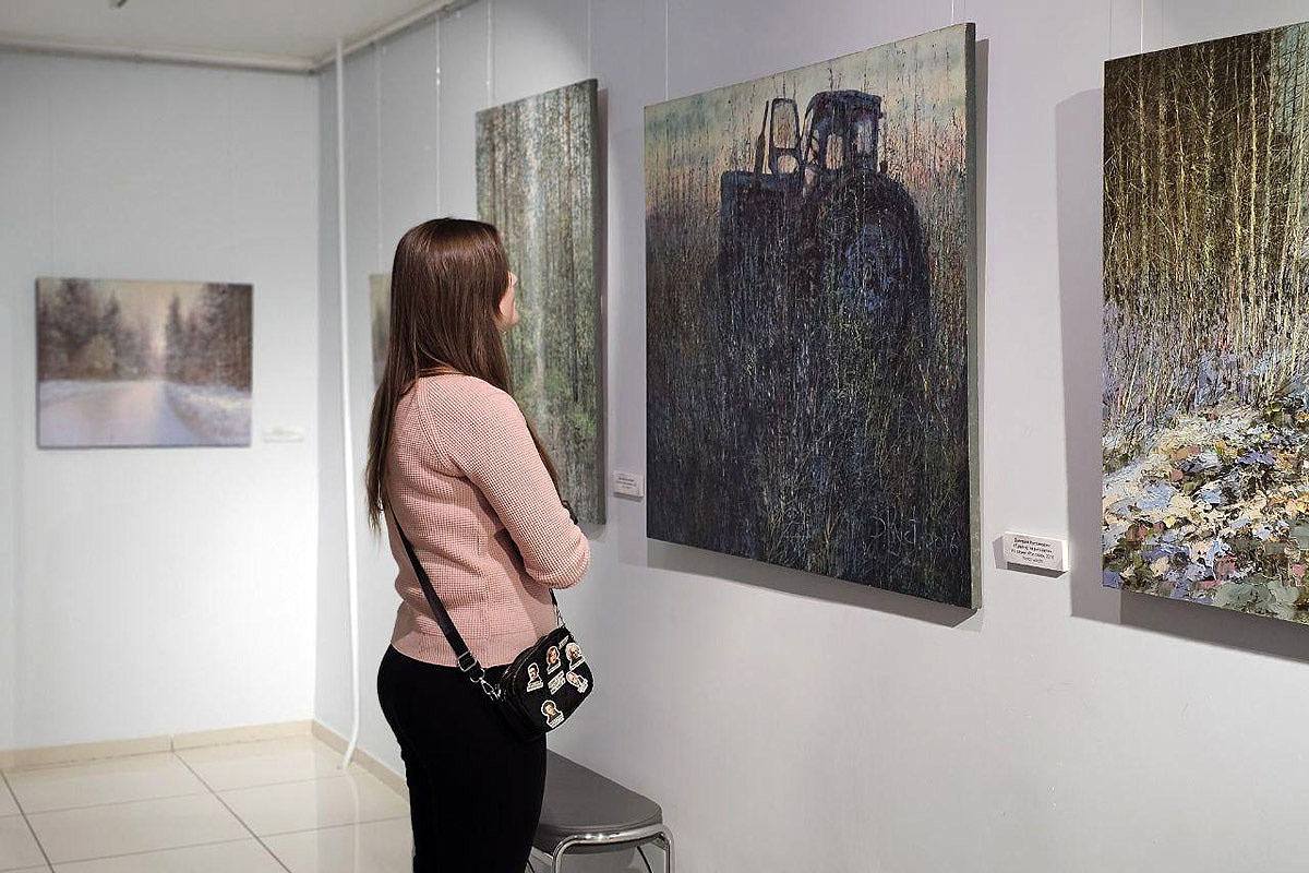 Выставка художника Дмитрия Кустановича в Новоуренгойском музее