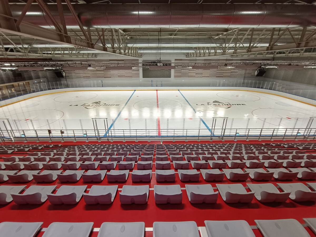 Фото ледового дворца DREUX от мастерской LE 212.