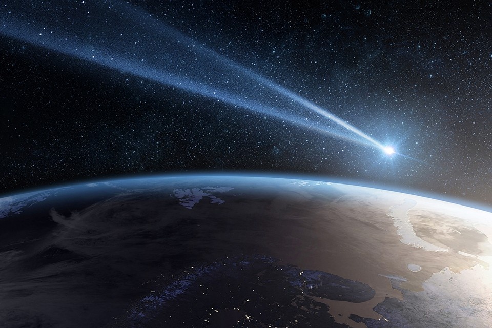    По первым оценкам, астероид должен полностью сгореть в воздухе. Но прямо сейчас поступает информация, что куски все-таки выпадут на Землю Shutterstock