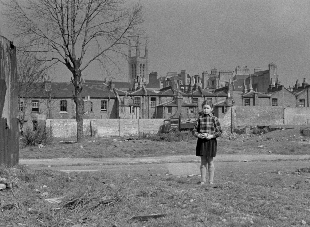 Кадр из фильма "Мэнди" (1952)