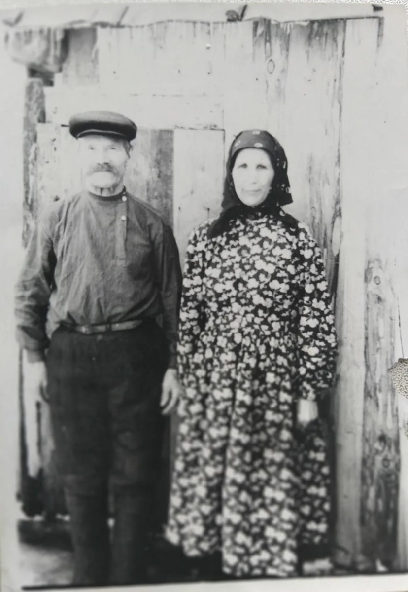 Чечин Михаил Антонович (22.09.1886-1973) с женой Марией Ивановной
