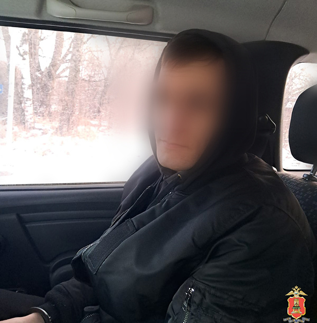 В машине жителя Твери полиция нашла наркотики в пакете и свертках