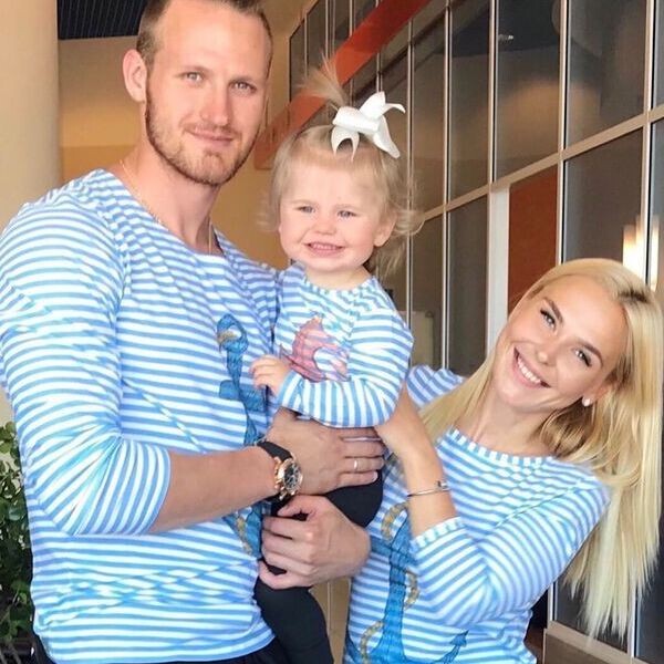    Пелагея и Иван Телегин вместе с дочкой. Фото: ТВЦ