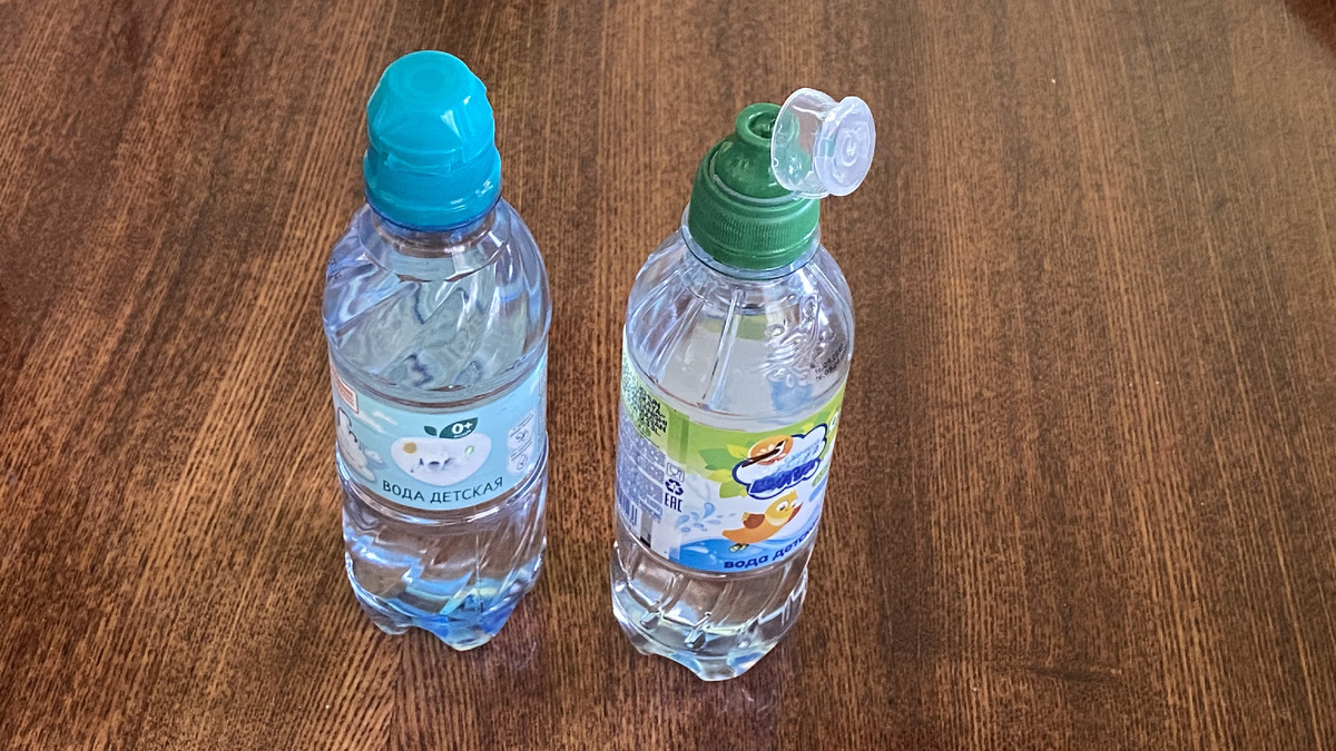 Вода в бутылке 0,33 л.