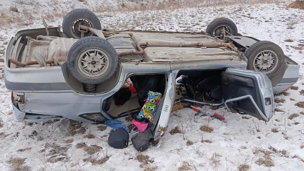    ВАЗ на крыше. В Гайском округе автоледи слетела в кювет и сломала позвоночник Кристина Просвиркина