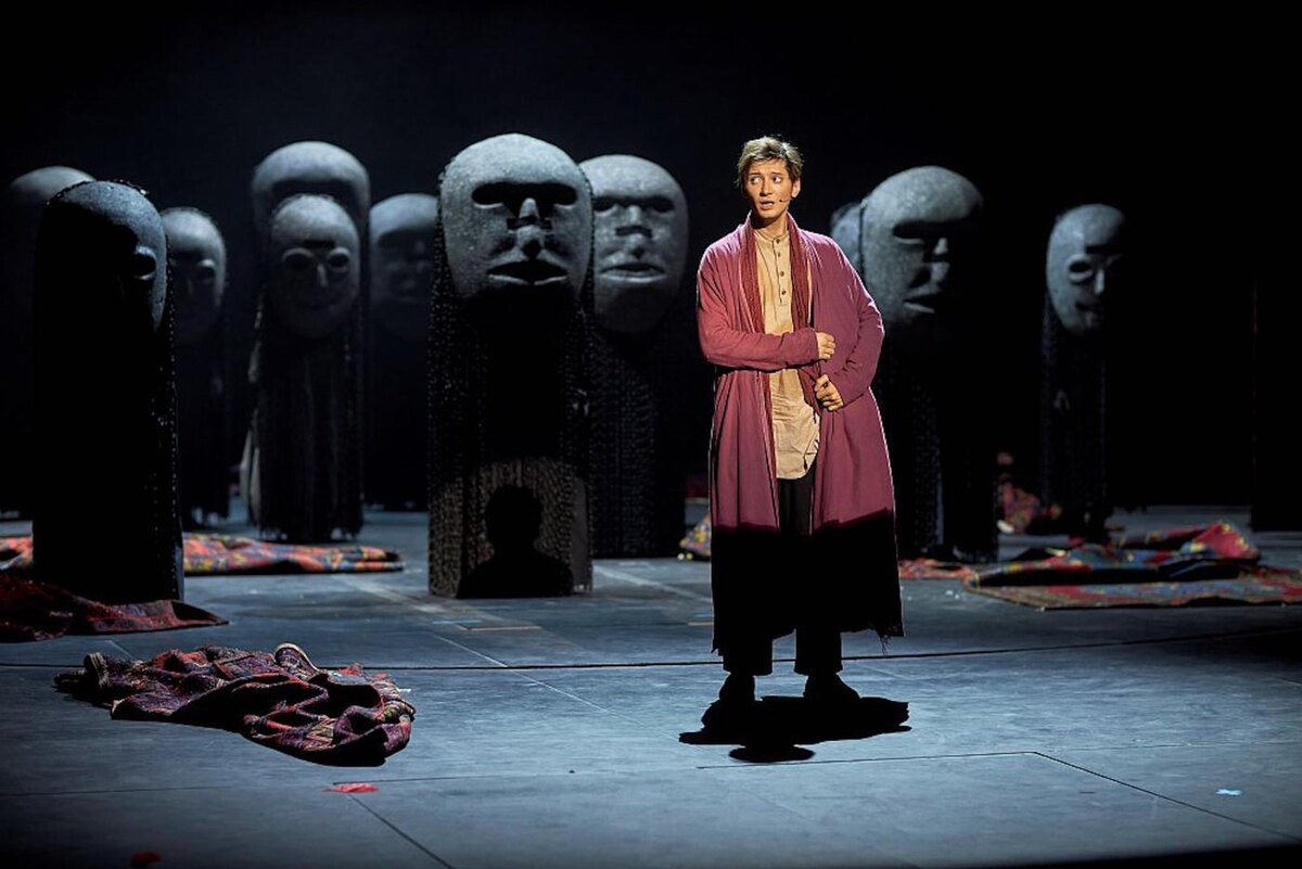 Александр Скрыпников в роли Багдадского вора. ПРЕСС-СЛУЖБА ТЕАТРА МАЯКОВСКОГО