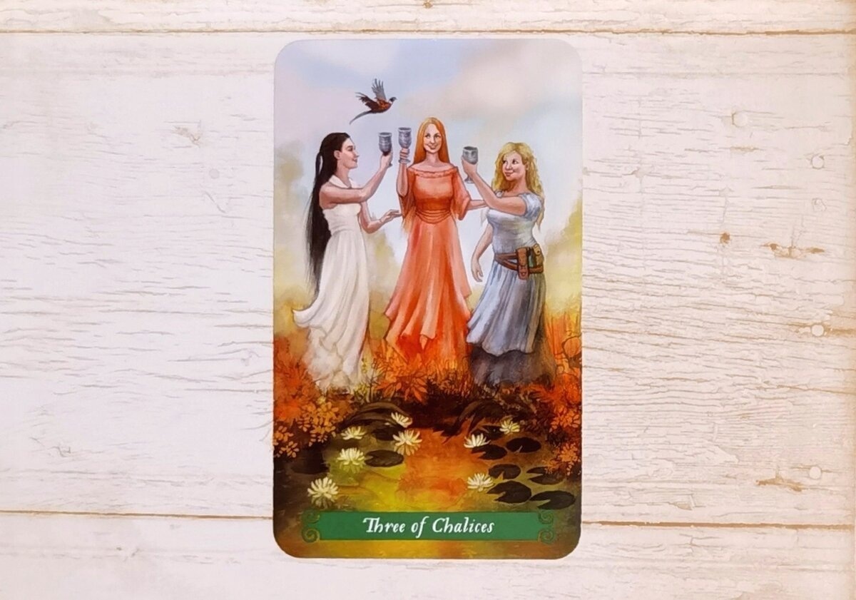 Аркан "Тройка Кубков". "Таро Зеленой ведьмы".