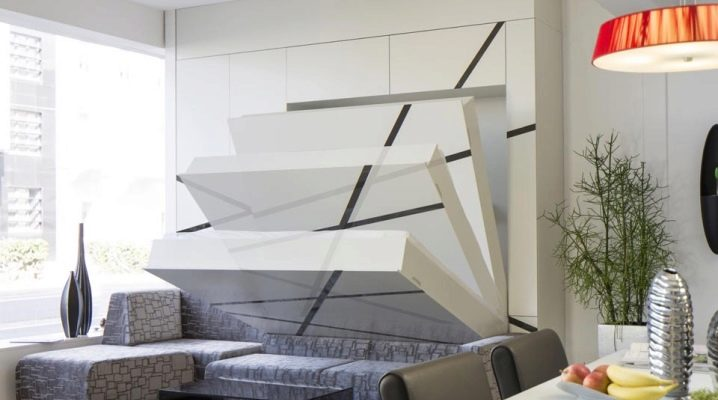 Как вместить кровать в однушку, если места хватает только на диван?