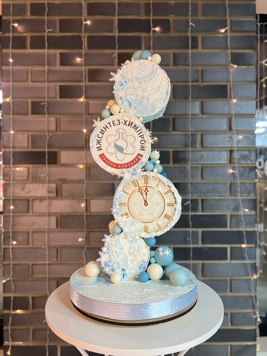 Варианты дизайна корпоративных тортов от кондитерской Ralin