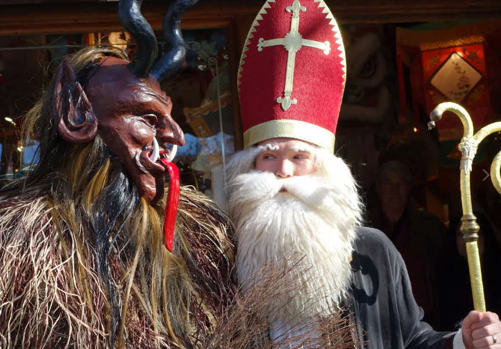 Крампус и Святой Николай