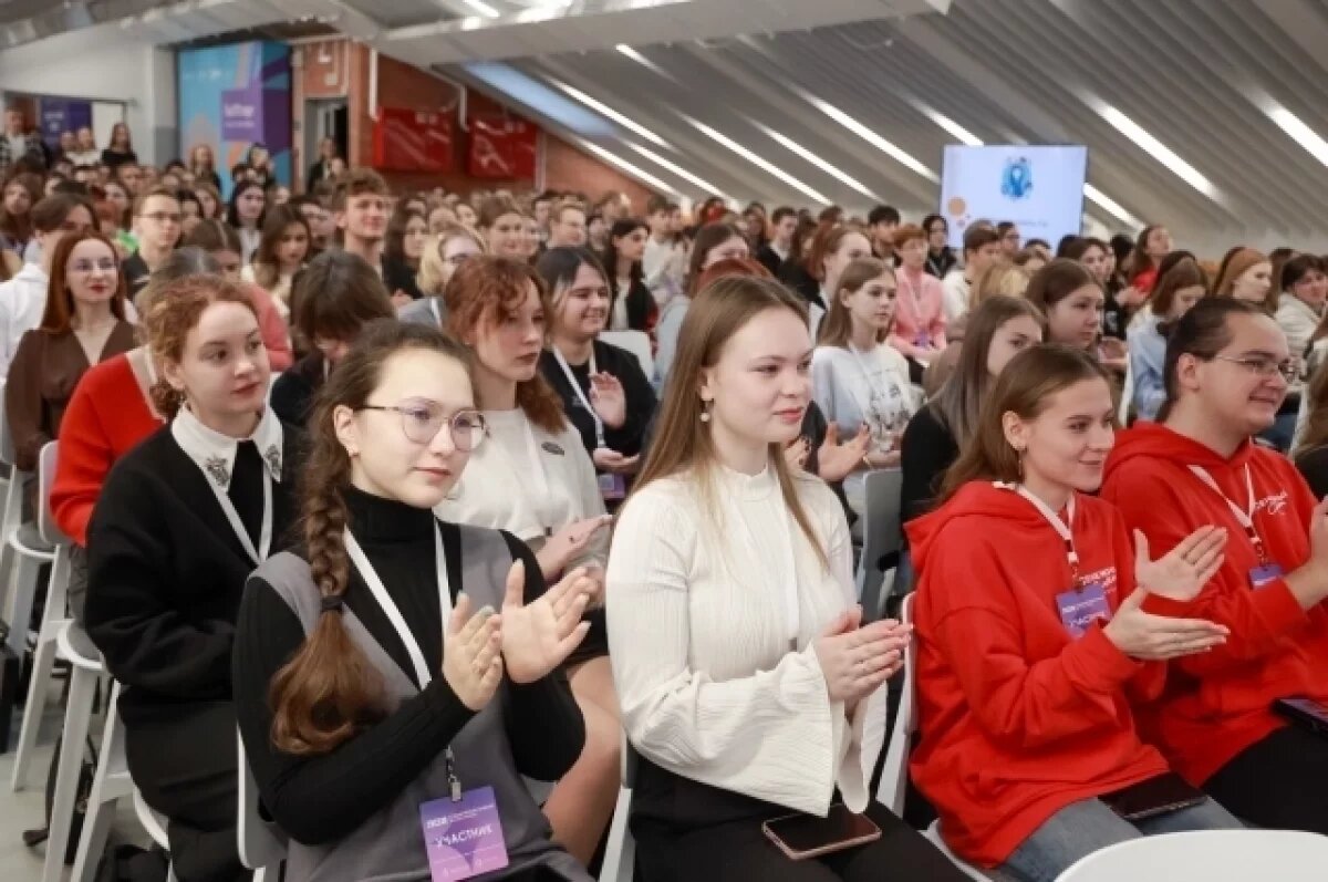    Мэр Юрий Шалабаев встретился с участниками форума «Студенческий Нижний»