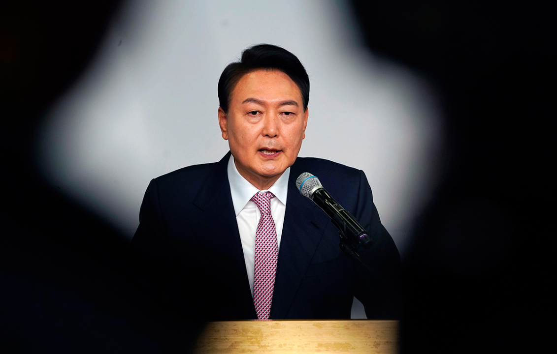    Президент Южной Кореи объявил о введении военного положения