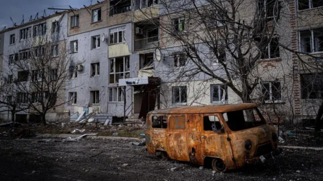 Великая Новосёлка почти уничтожена за годы войны, но в поселке остается около 300 жителейАвтор фото,Getty Images