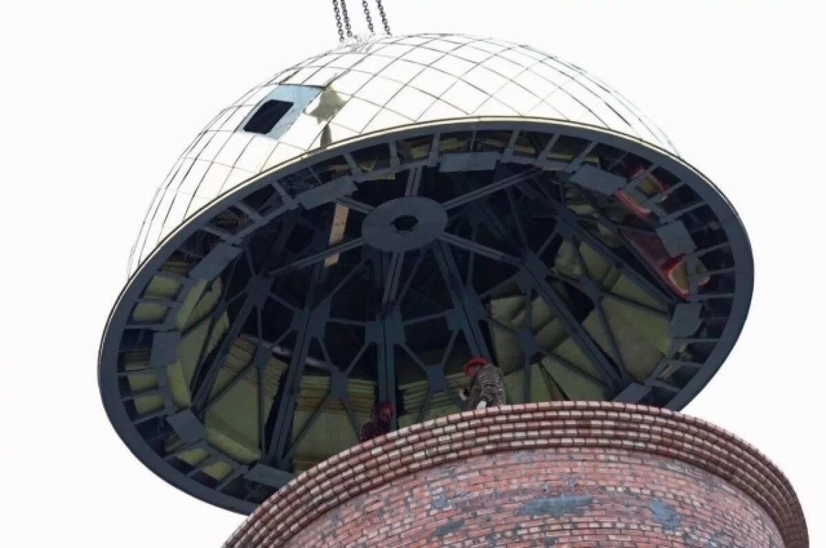    Храм Александра Невского в Астрахани украсил новый золотой купол