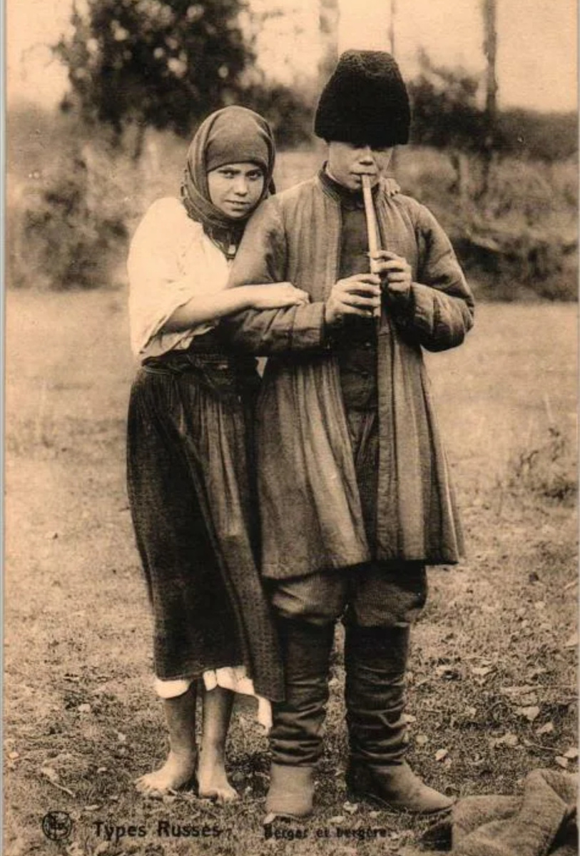 Перегиб с девушкой. Архивное фото, начало ХХ века