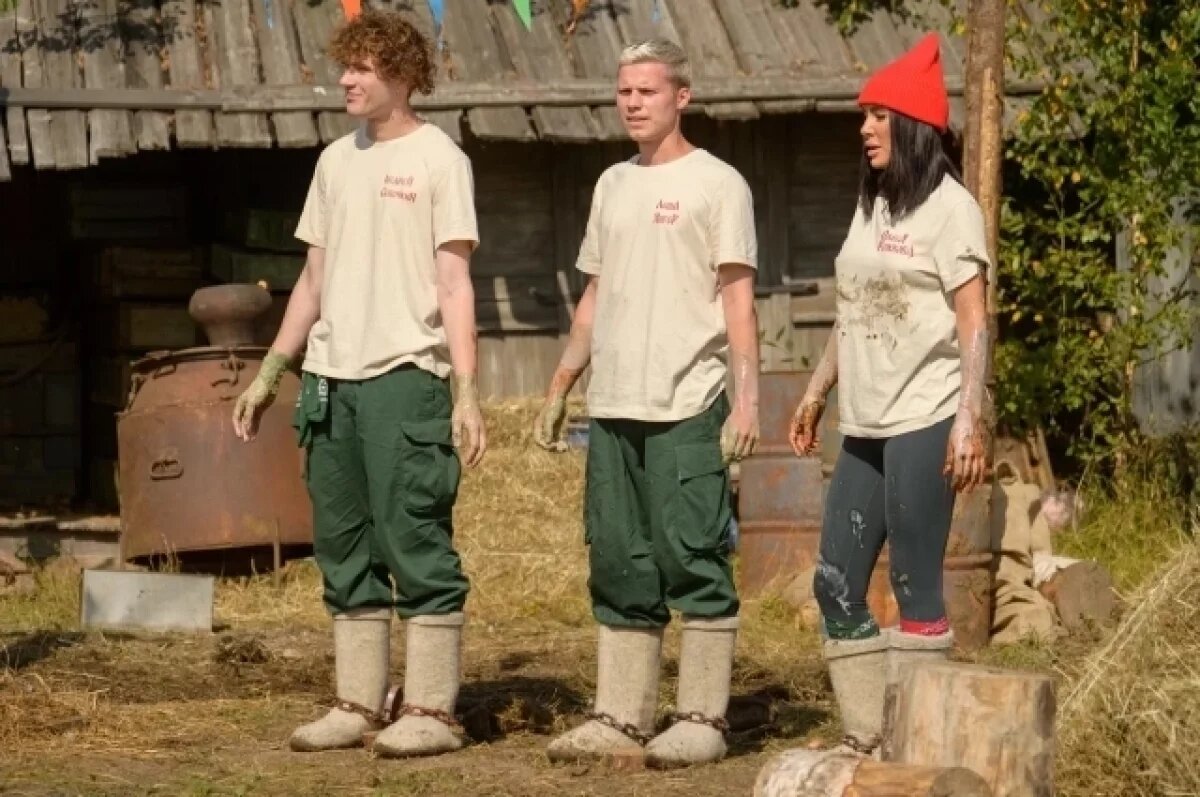    Ради шанса на победу участникам приходилось выполнять грязную работу.