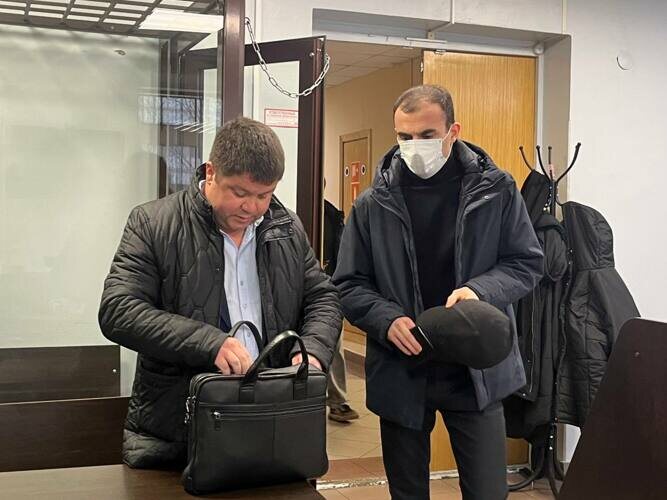    Слева защитник подсудимого Ренат Ямашев, справа Василий Барнабишвили