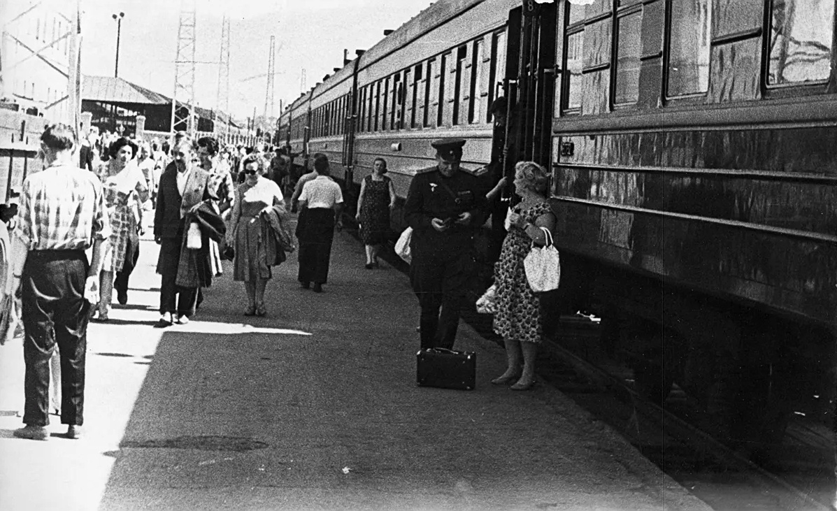 Перрон станции Самара в 1970-х годах. Фото: Олег Иволгин