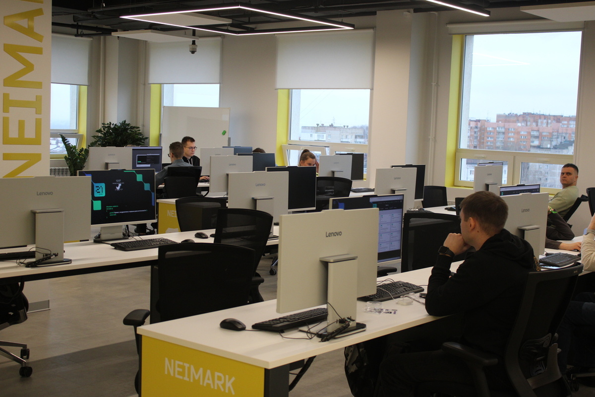 Первые участники уже присоединились к программе.  Фото: ФедералПресс / Ксения Кобалия