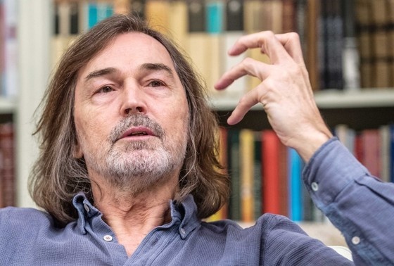    Никас Сафронов