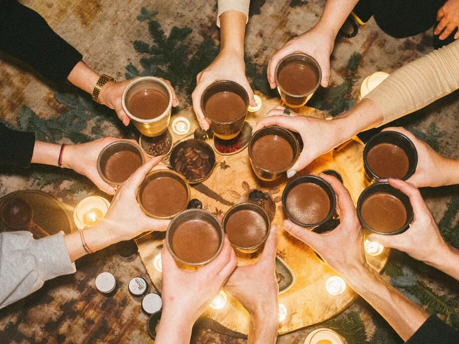 Новогодние традиции в глэмпинг-отеле "Вили Улей" на Оке.