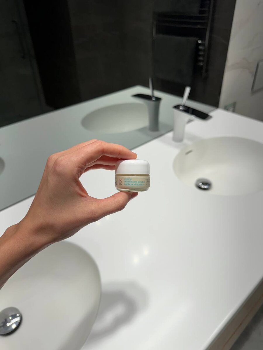 Linda Kristel Creme Renovation Pour Le Conteur Des Yeux Пептидный крем для кожи вокруг глаз «Реновейшн»