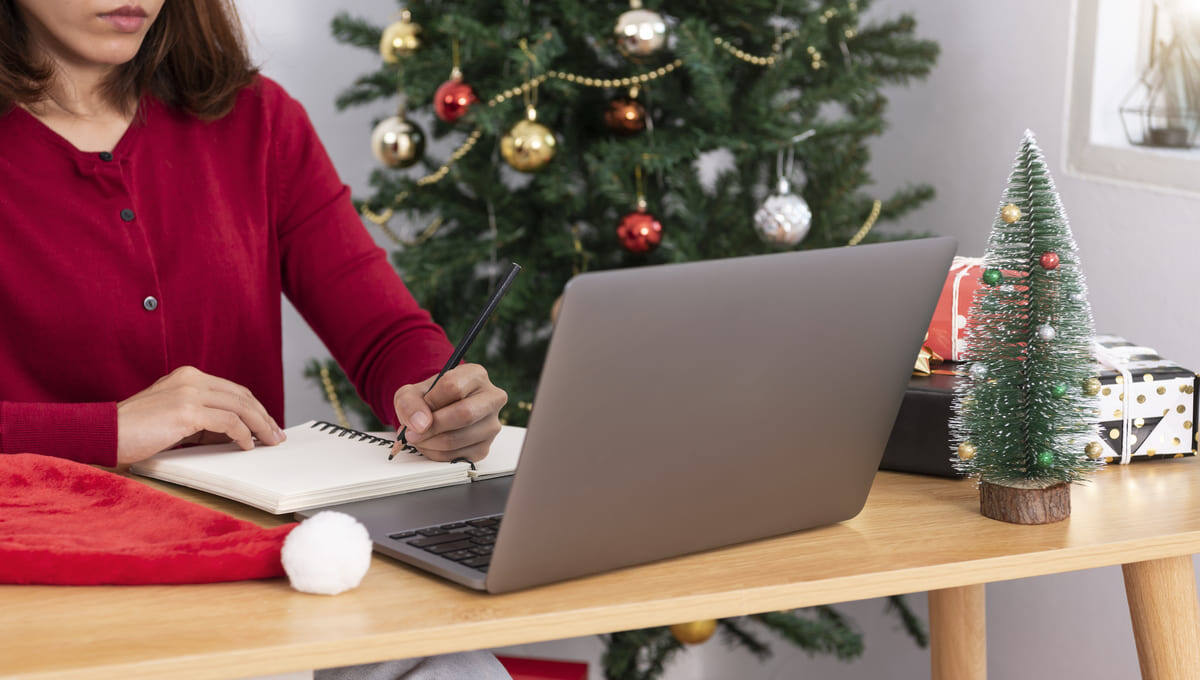    business-woman-working-computer-christmas-day-with-gift-box-christmas-tree-background (2)   📷   view-santa-claus-bag-with-presents-toys (2)   📷   christmas-decoration-ladder (2)   📷   top-view-festive-christmas-ornaments-assortment-with-copy-space (2)