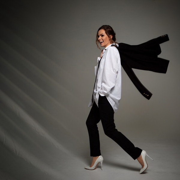     Обзор музыкальных новинок: песни от участников шестой резиденции «Фабрика музыки»