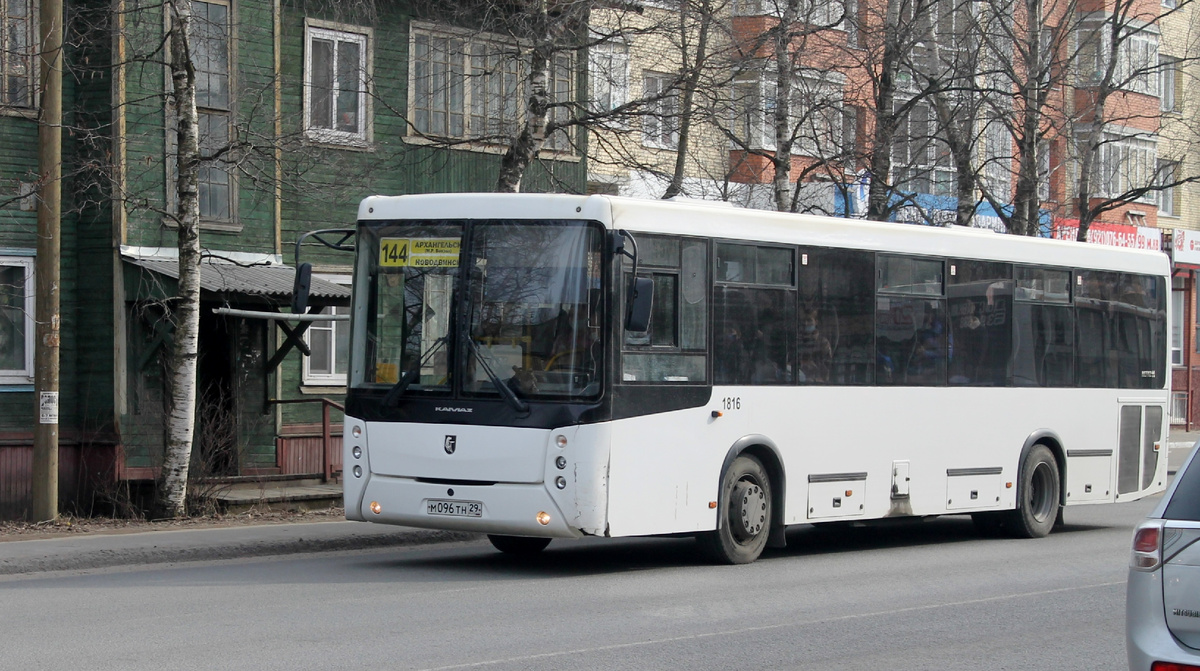г. Архангельск, ул. Урицкого, амаршрут № 144, автобус НефАЗ-5299-11-52