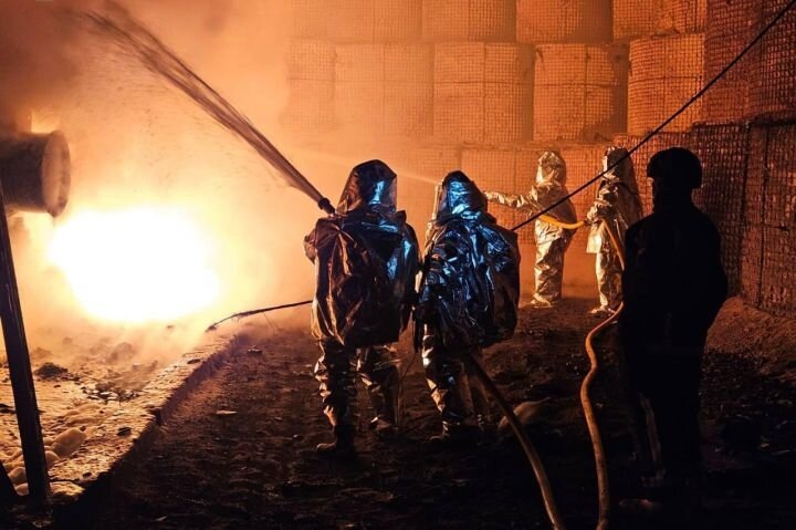 Тушение пожара на подстанции "Радивилов" 330 кВ. Источник: t.me/don_partizan.