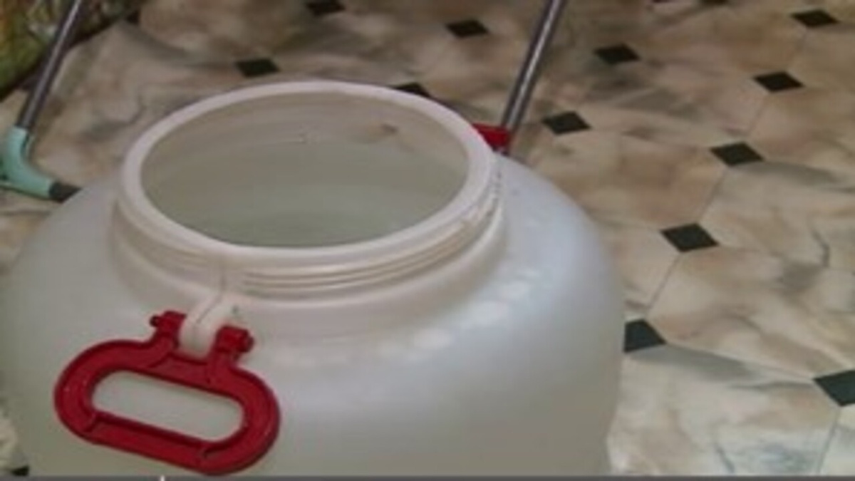    В Курске жители дома на улице Хуторской пытаются вернуть водоснабжение в квартиры через прокуратуру