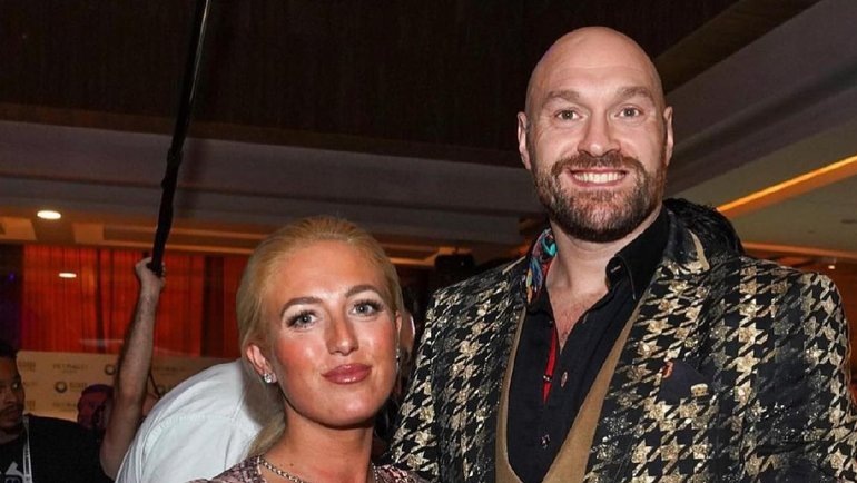    Тайсон Фьюри с женой. Global Look Press